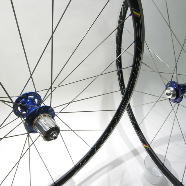 Custom wheel: Chris King R45 Blue hubs, HED C2 Black rims, Sapim CX-Ray Silver spokes